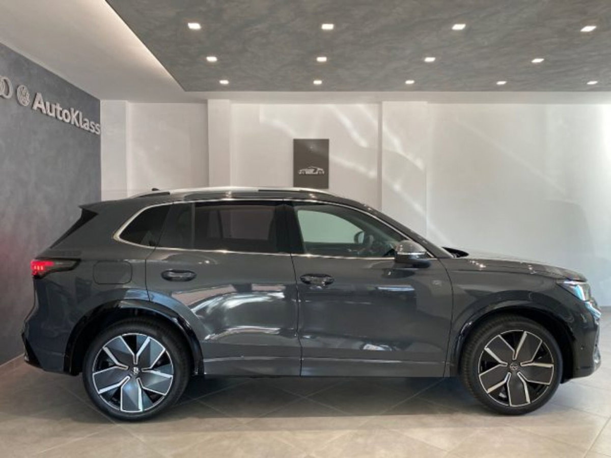 Volkswagen Tiguan Allspace 2.0 tdi R-Line 150cv dsg (3)