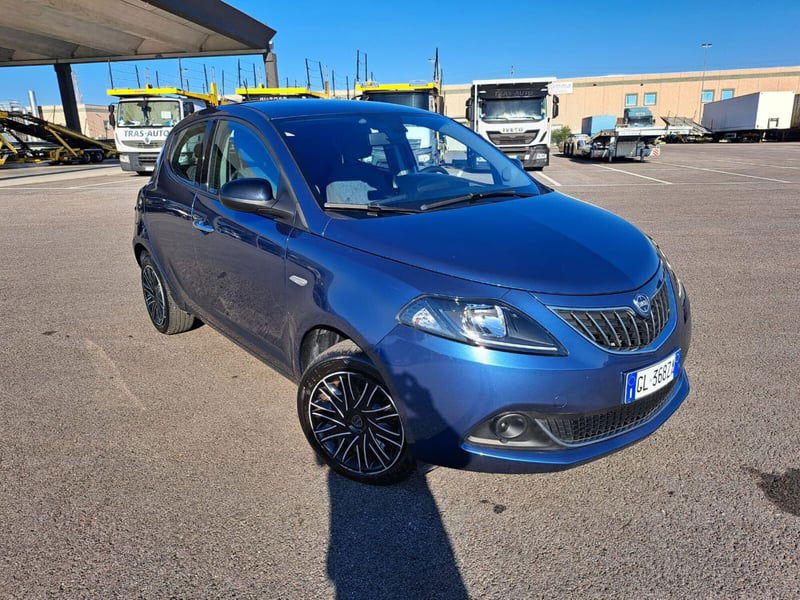 Lancia Ypsilon 1.0 FireFly 5 porte S&S Hybrid Ecochic Silver