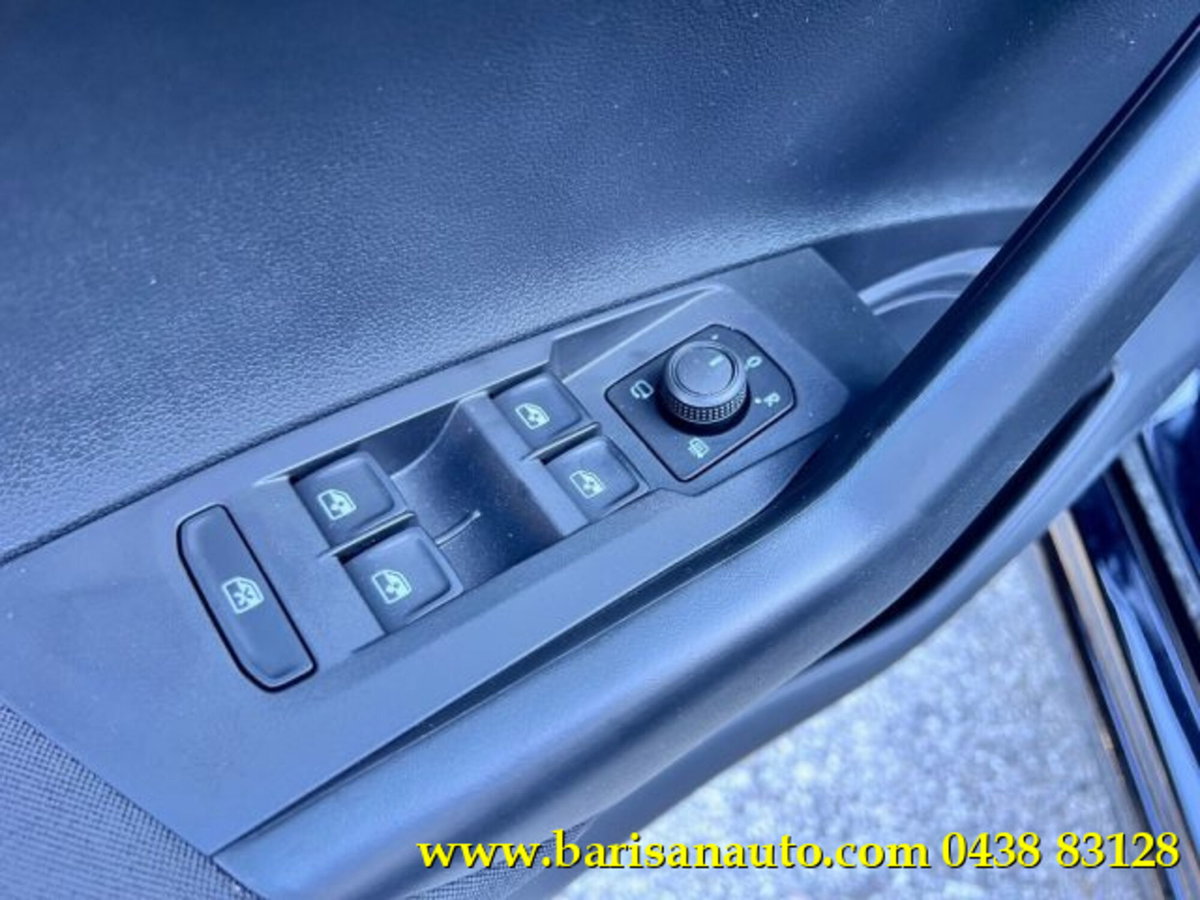Volkswagen Polo 1.0 Edition 80cv (9)