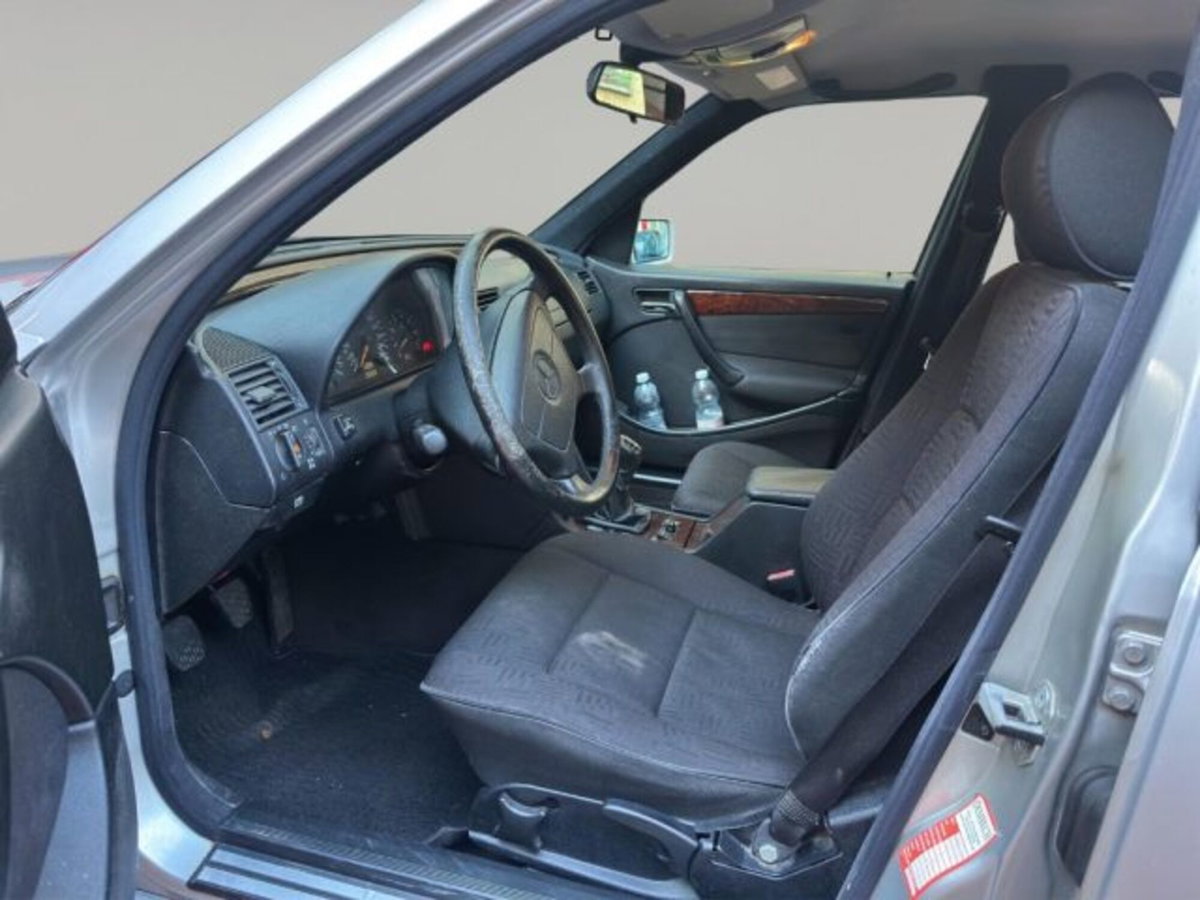 Mercedes-Benz Classe C 180 cat Elegance (11)