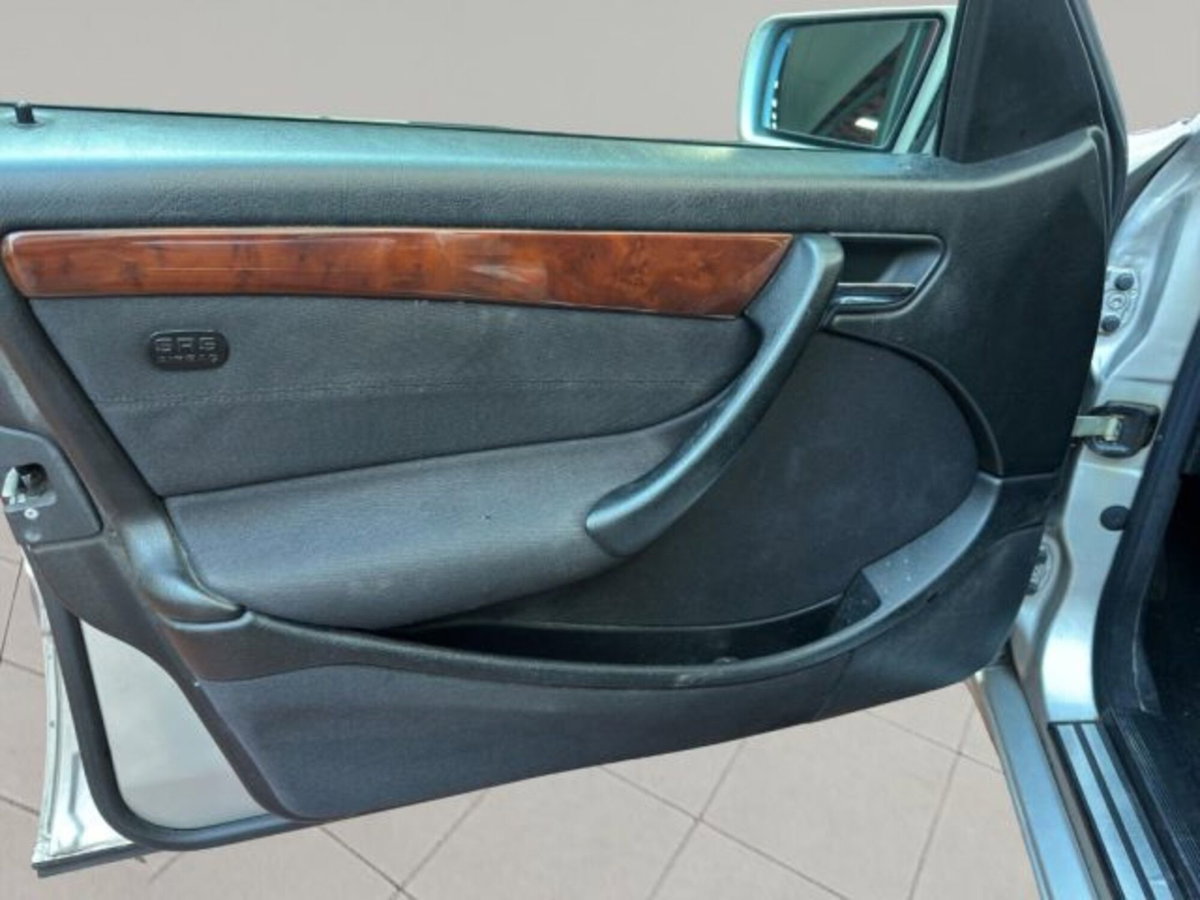 Mercedes-Benz Classe C 180 cat Elegance (16)