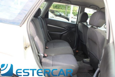 Ford Focus Station Wagon 1.6i 16V cat SW Ghia (12)