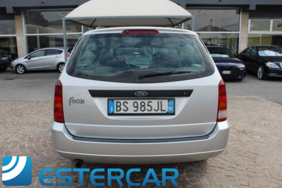Ford Focus Station Wagon 1.6i 16V cat SW Ghia (13)