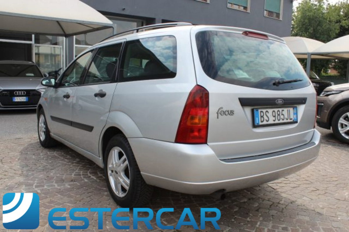 Ford Focus Station Wagon 1.6i 16V cat SW Ghia (15)