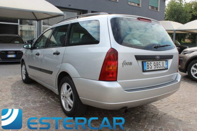 Ford Focus Station Wagon 1.6i 16V cat SW Ghia (15)