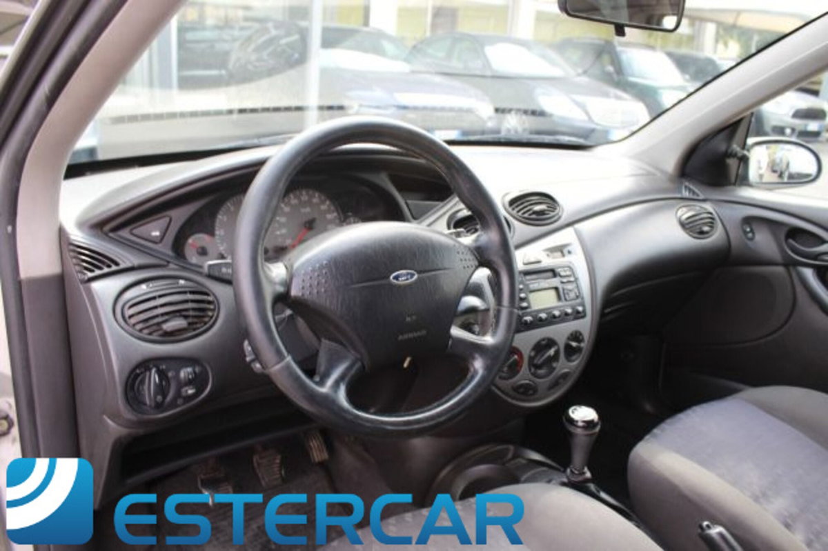 Ford Focus Station Wagon 1.6i 16V cat SW Ghia (3)
