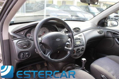 Ford Focus Station Wagon 1.6i 16V cat SW Ghia (3)
