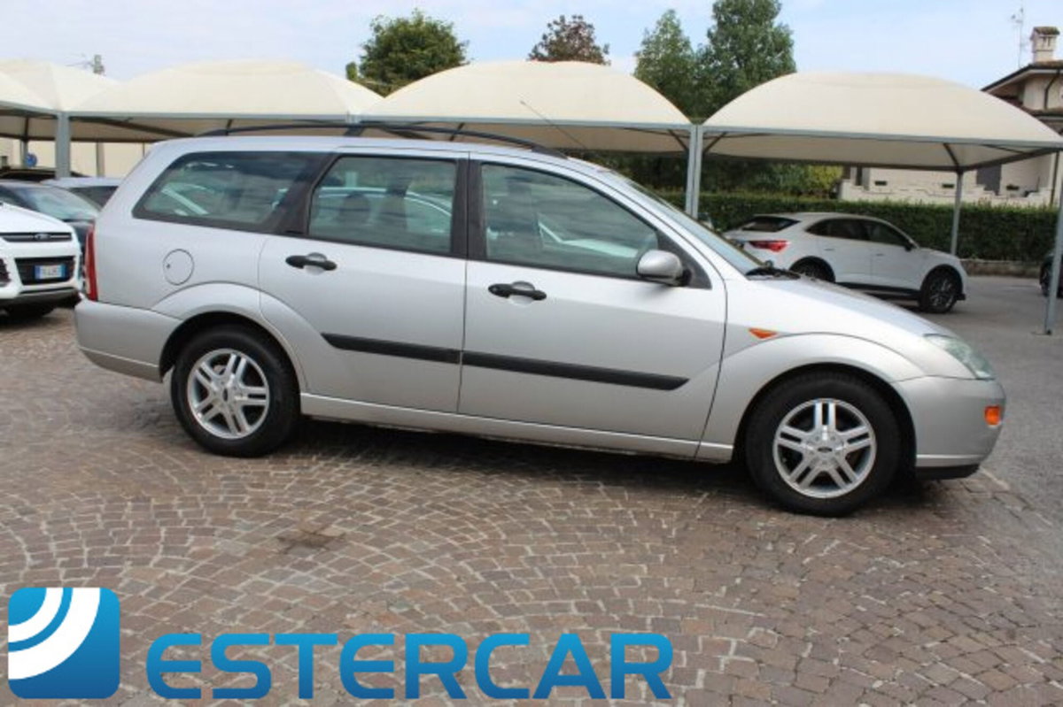 Ford Focus Station Wagon 1.6i 16V cat SW Ghia (9)