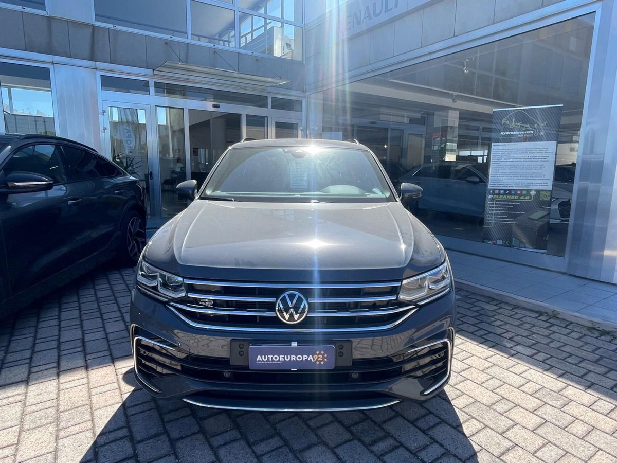 Volkswagen Tiguan 2.0 TDI 150 CV SCR DSG 4MOTION R-Line (2)
