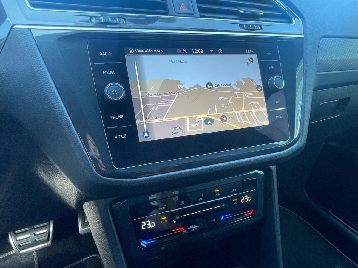Volkswagen Tiguan 2.0 TDI 150 CV SCR DSG 4MOTION R-Line (6)