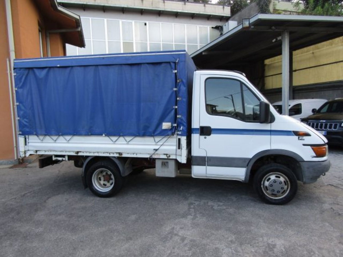 Iveco Daily Telaio 35C12P 2.3 Hpi PM-RG Cabinato (4)