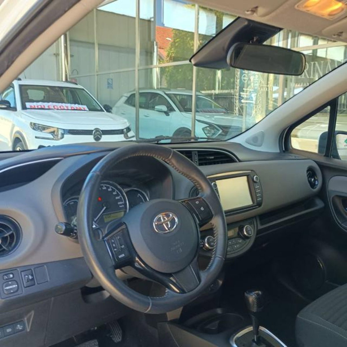 Toyota Yaris 1.5 Hybrid 5 porte Cool (10)