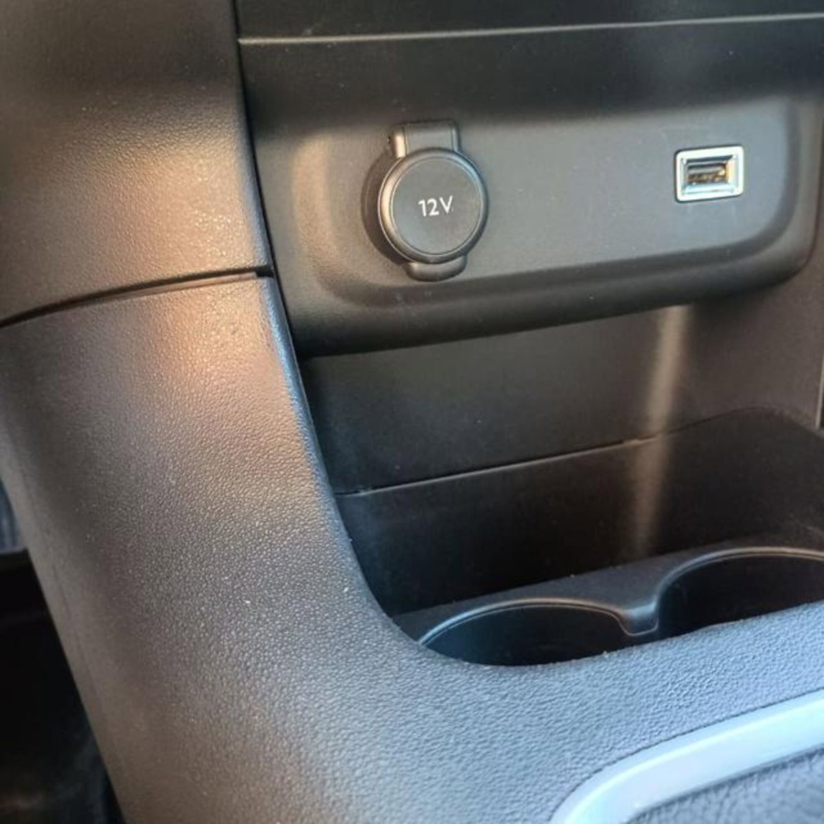 Toyota Yaris 1.5 Hybrid 5 porte Cool (12)