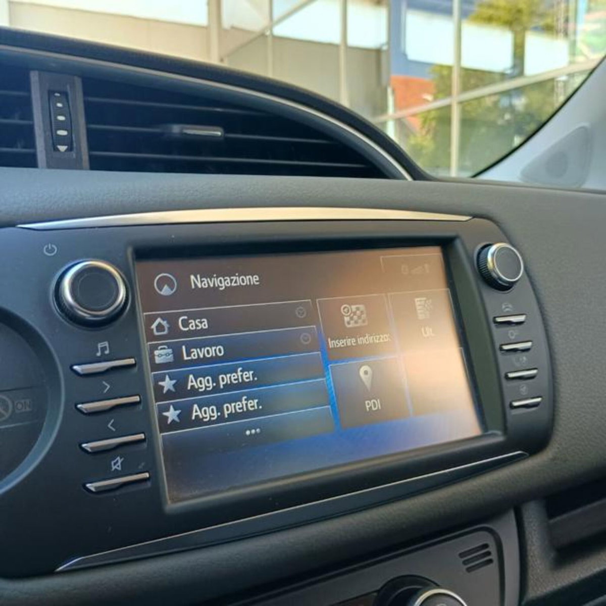 Toyota Yaris 1.5 Hybrid 5 porte Cool (17)