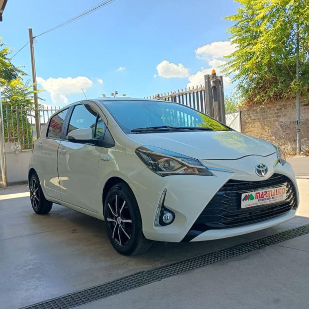 Toyota Yaris 1.5 Hybrid 5 porte Cool (2)