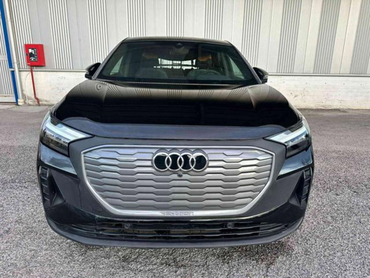 Audi Q4 Q4 40 e-tron Business Advanced (2)