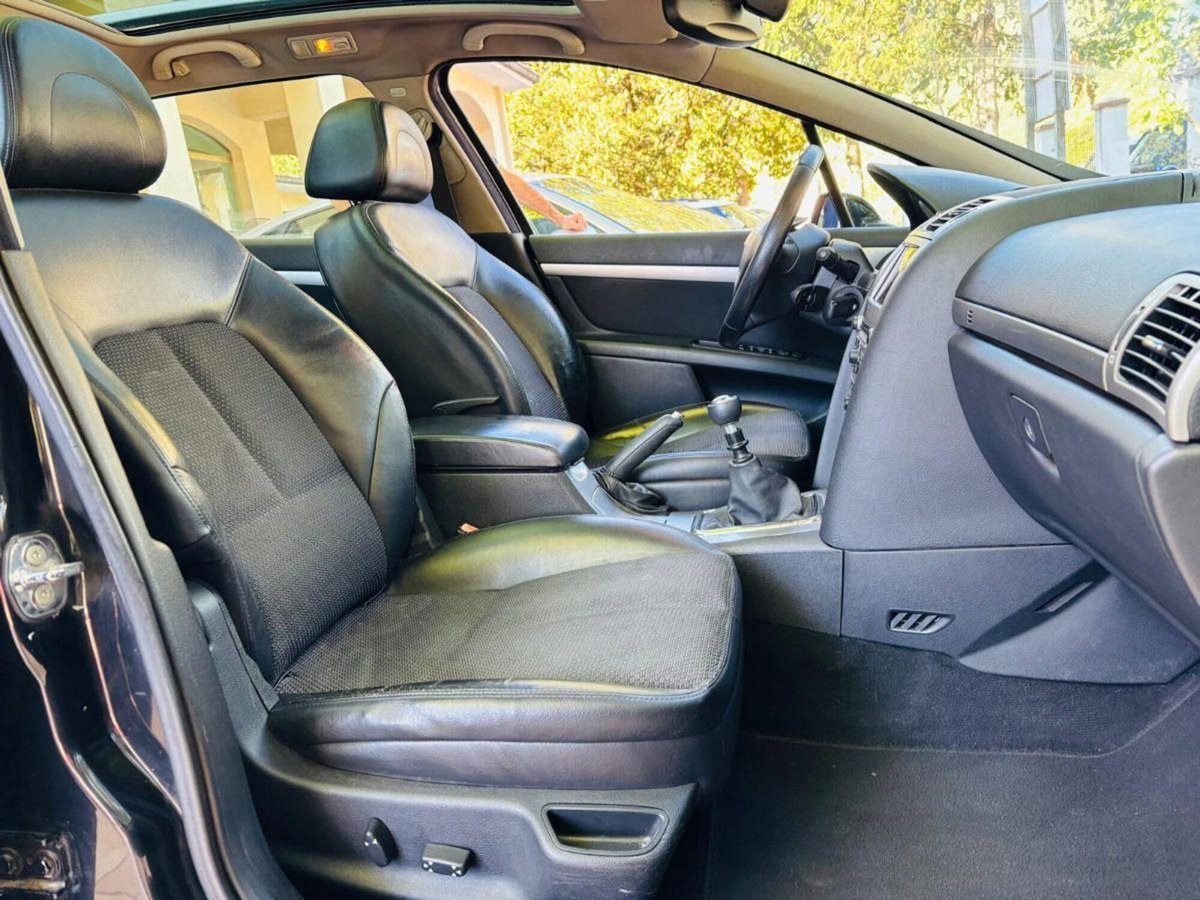 Peugeot 407 SW 2.2 HDi Ciel Tecno (10)