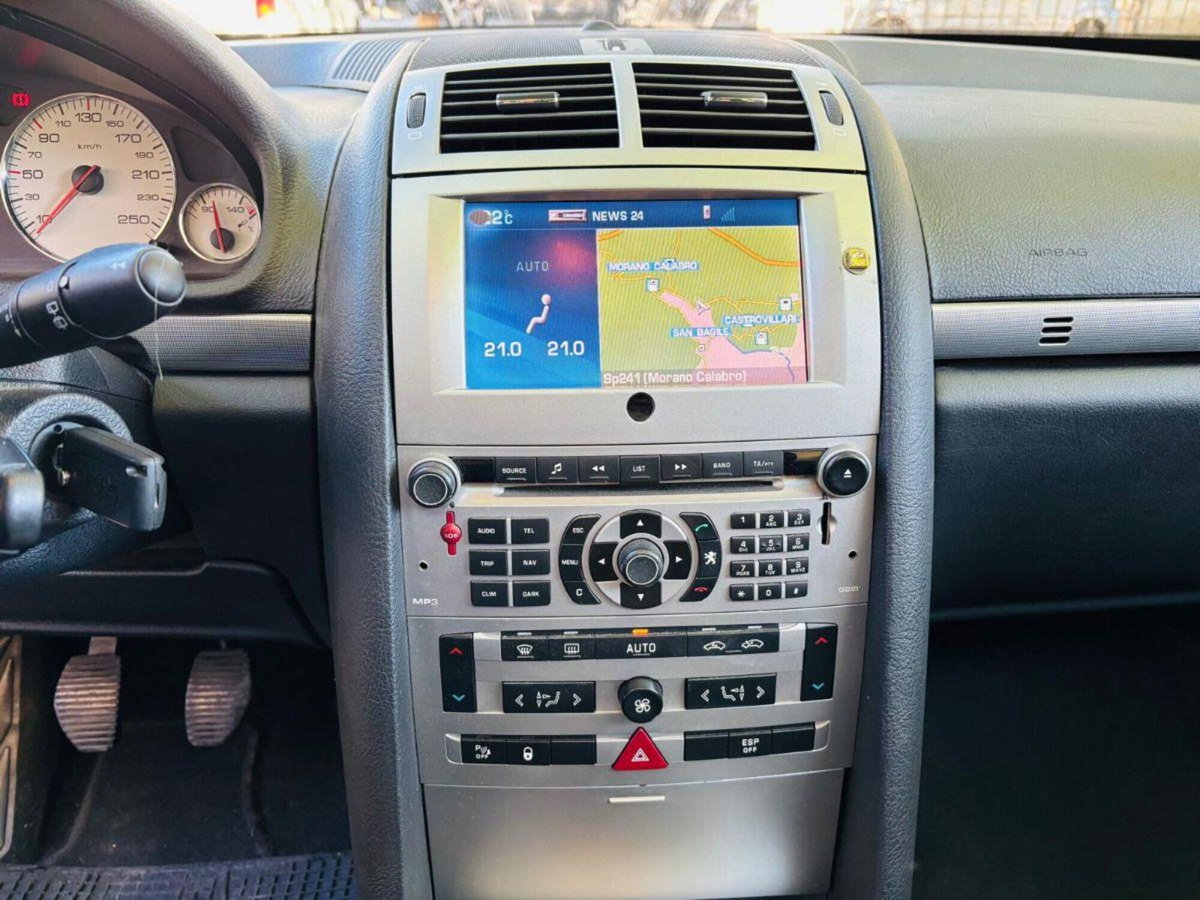 Peugeot 407 SW 2.2 HDi Ciel Tecno (13)