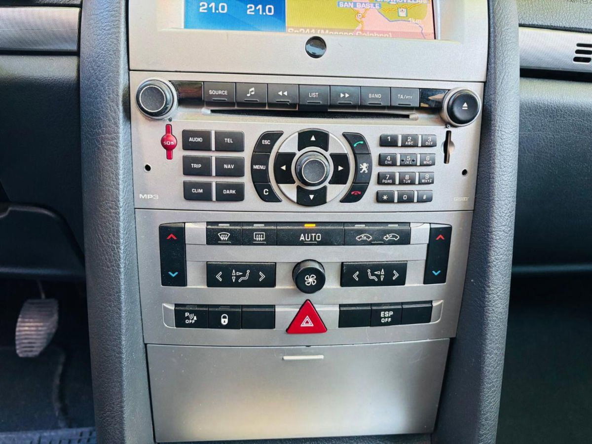 Peugeot 407 SW 2.2 HDi Ciel Tecno (17)