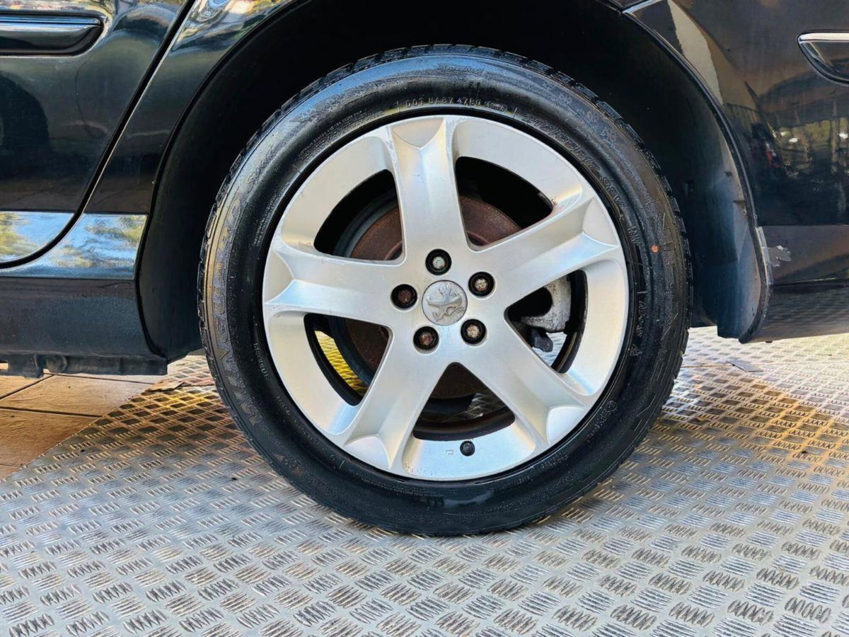 Peugeot 407 SW 2.2 HDi Ciel Tecno (7)