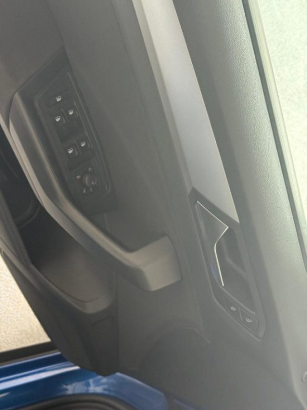 Volkswagen T-Roc 1.5 tsi Life dsg (5)