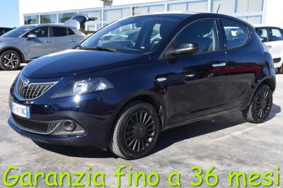 Lancia Ypsilon 1.0 FireFly 5 porte S&S Hybrid Ecochic Silver usata
