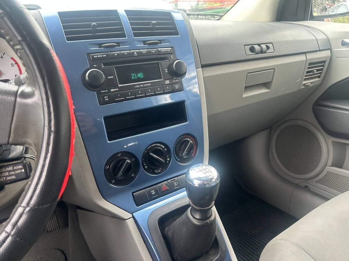 Dodge Caliber 2.0 Turbodiesel SXT Leather (13)