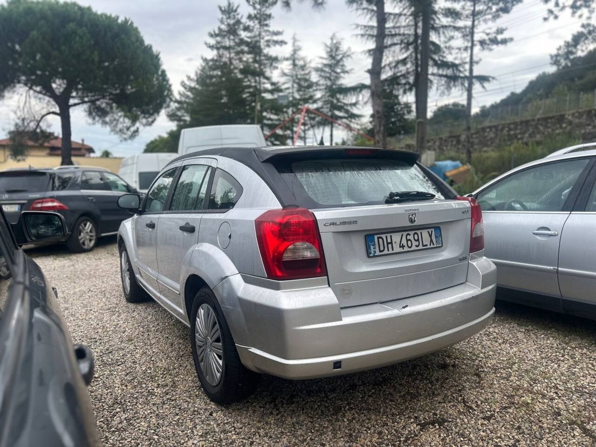 Dodge Caliber 2.0 Turbodiesel SXT Leather (4)