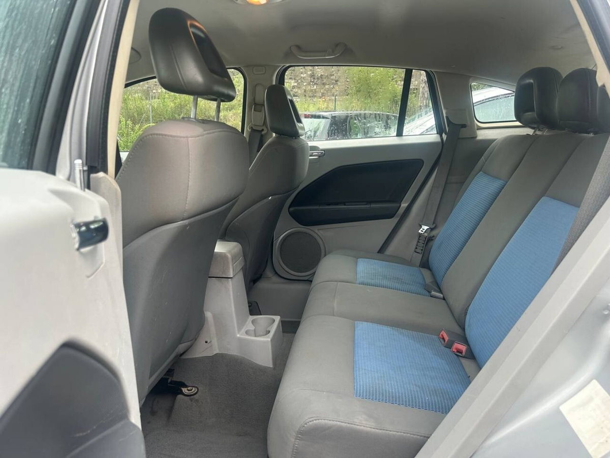 Dodge Caliber 2.0 Turbodiesel SXT Leather (7)