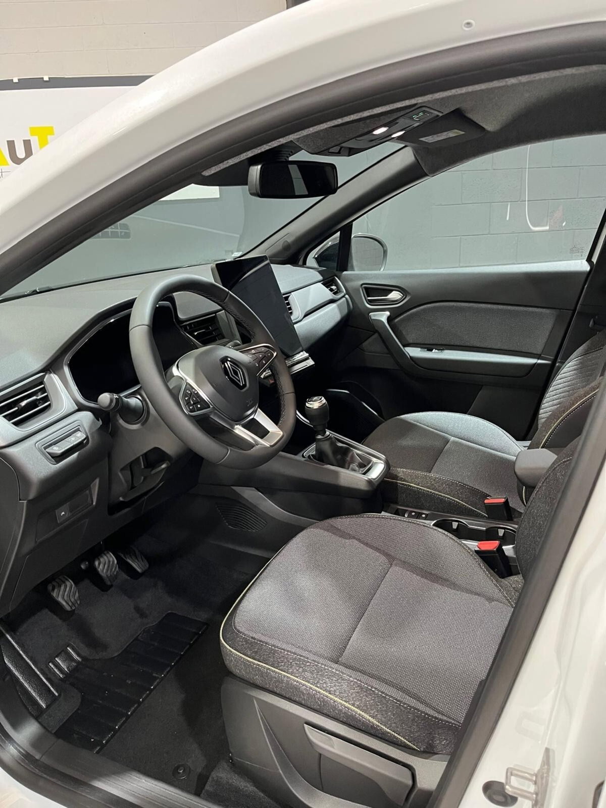 Renault Captur 1.0 eco-g Techno 100cv (17)