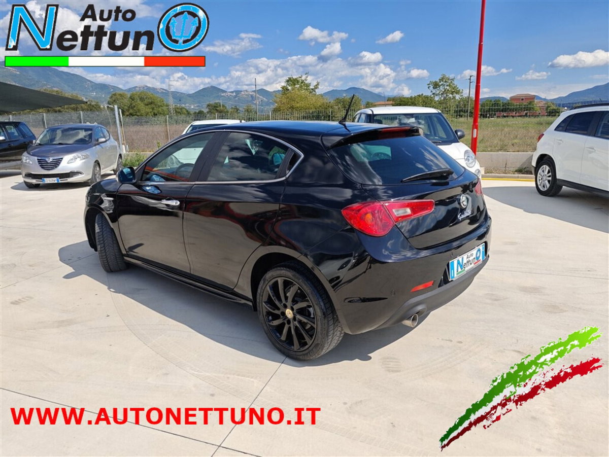 Alfa Romeo Giulietta 1.6 JTDm-2 Exclusive (5)