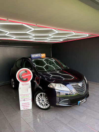 Lancia Ypsilon 0.9 TwinAir 85 CV 5 porte S&S DFN Gold usata
