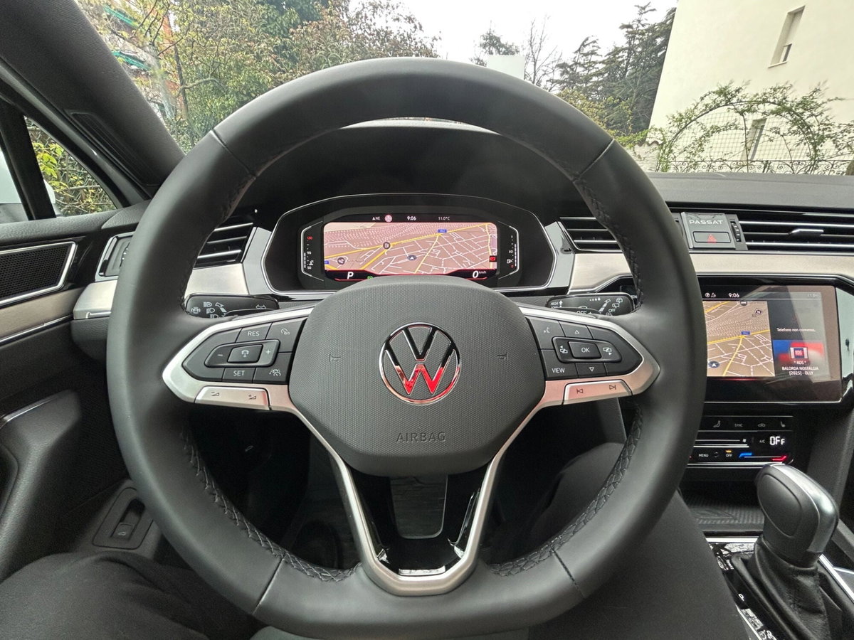 Volkswagen Passat Variant 2.0 TDI SCR 200 CV 4MOTION DSG Executive (15)