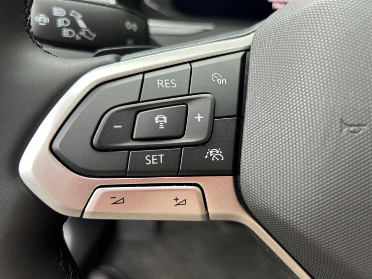 Volkswagen Passat Variant 2.0 TDI SCR 200 CV 4MOTION DSG Executive (16)