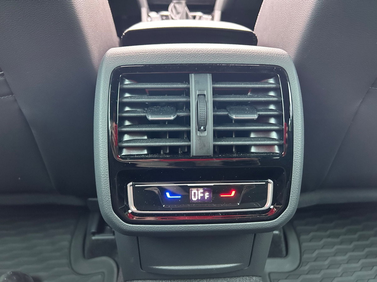 Volkswagen Passat Variant 2.0 TDI SCR 200 CV 4MOTION DSG Executive (18)