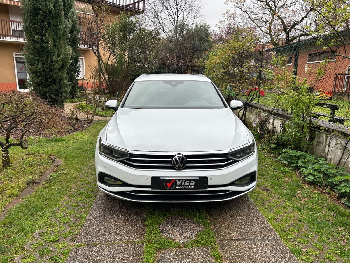 Volkswagen Passat Variant 2.0 TDI SCR 200 CV 4MOTION DSG Executive (2)