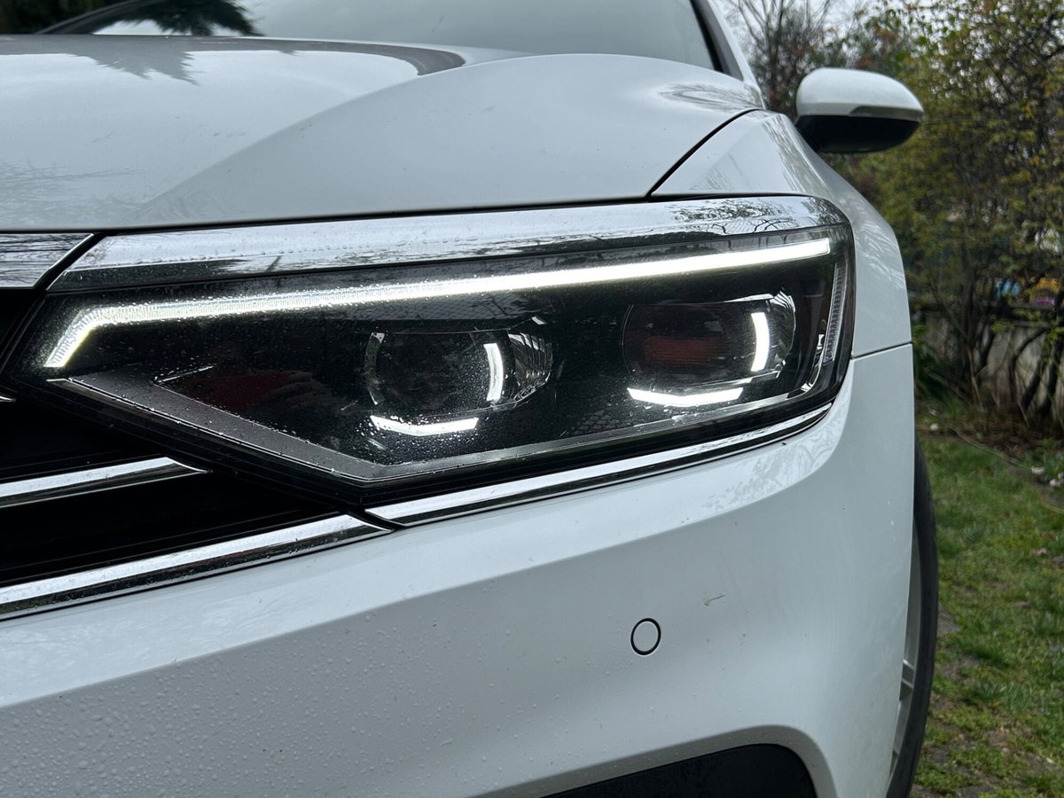 Volkswagen Passat Variant 2.0 TDI SCR 200 CV 4MOTION DSG Executive (20)