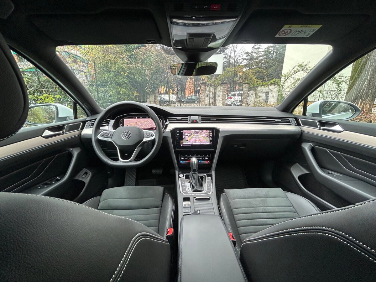 Volkswagen Passat Variant 2.0 TDI SCR 200 CV 4MOTION DSG Executive (7)