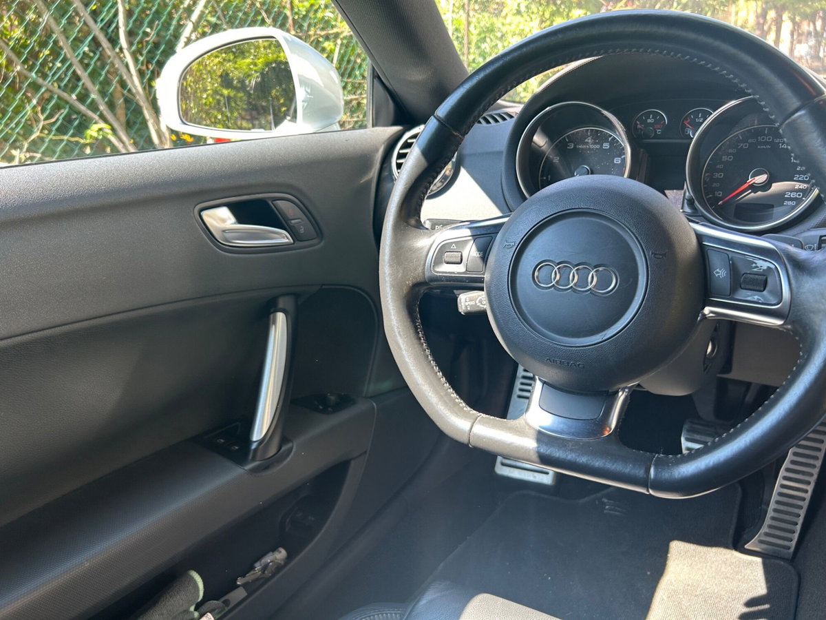 Audi TT Coupé 3.2 V6 quattro (10)