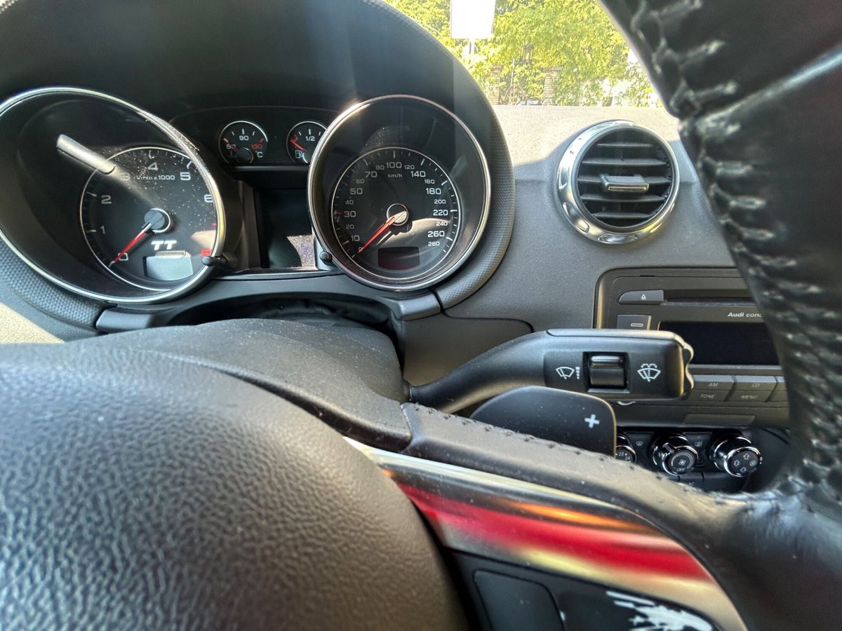 Audi TT Coupé 3.2 V6 quattro (12)