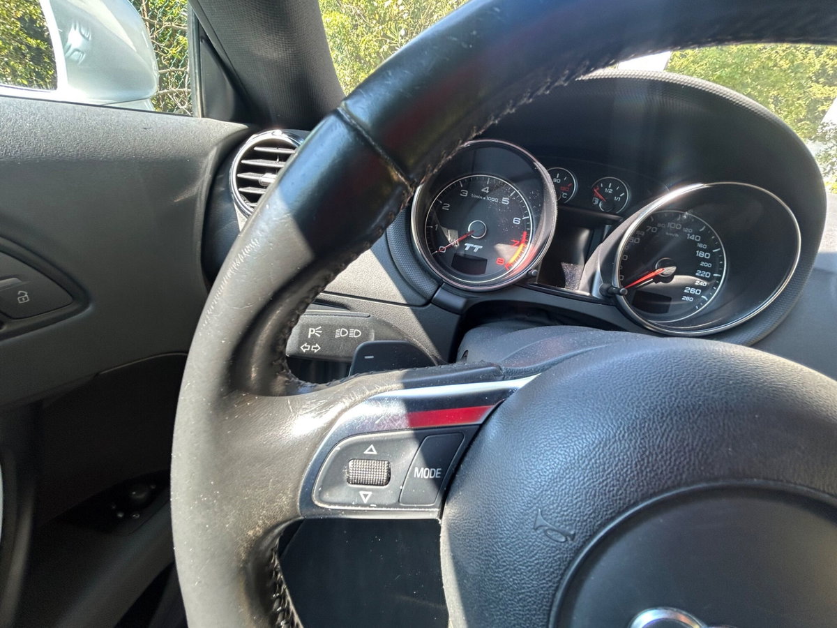 Audi TT Coupé 3.2 V6 quattro (13)