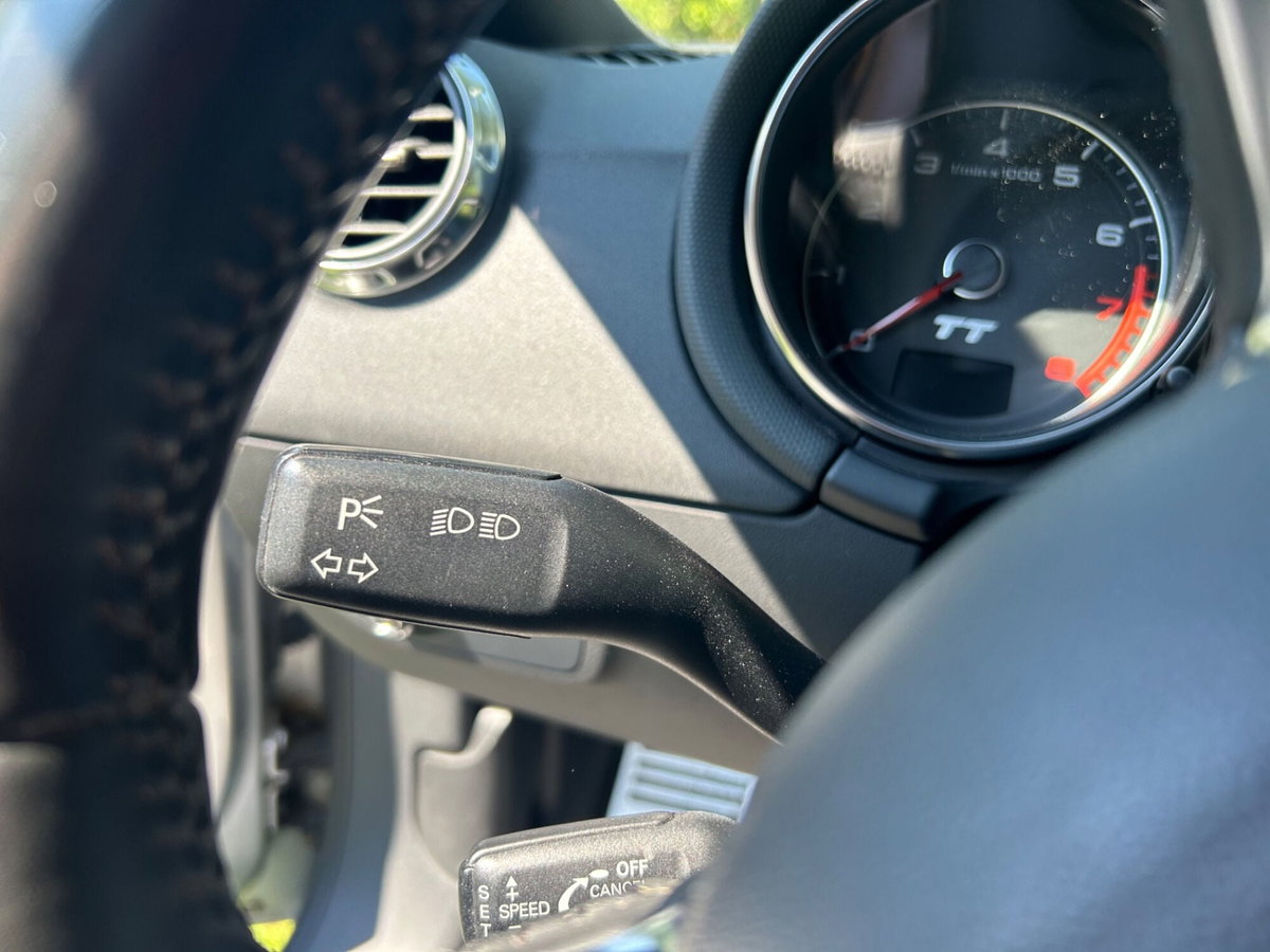 Audi TT Coupé 3.2 V6 quattro (15)