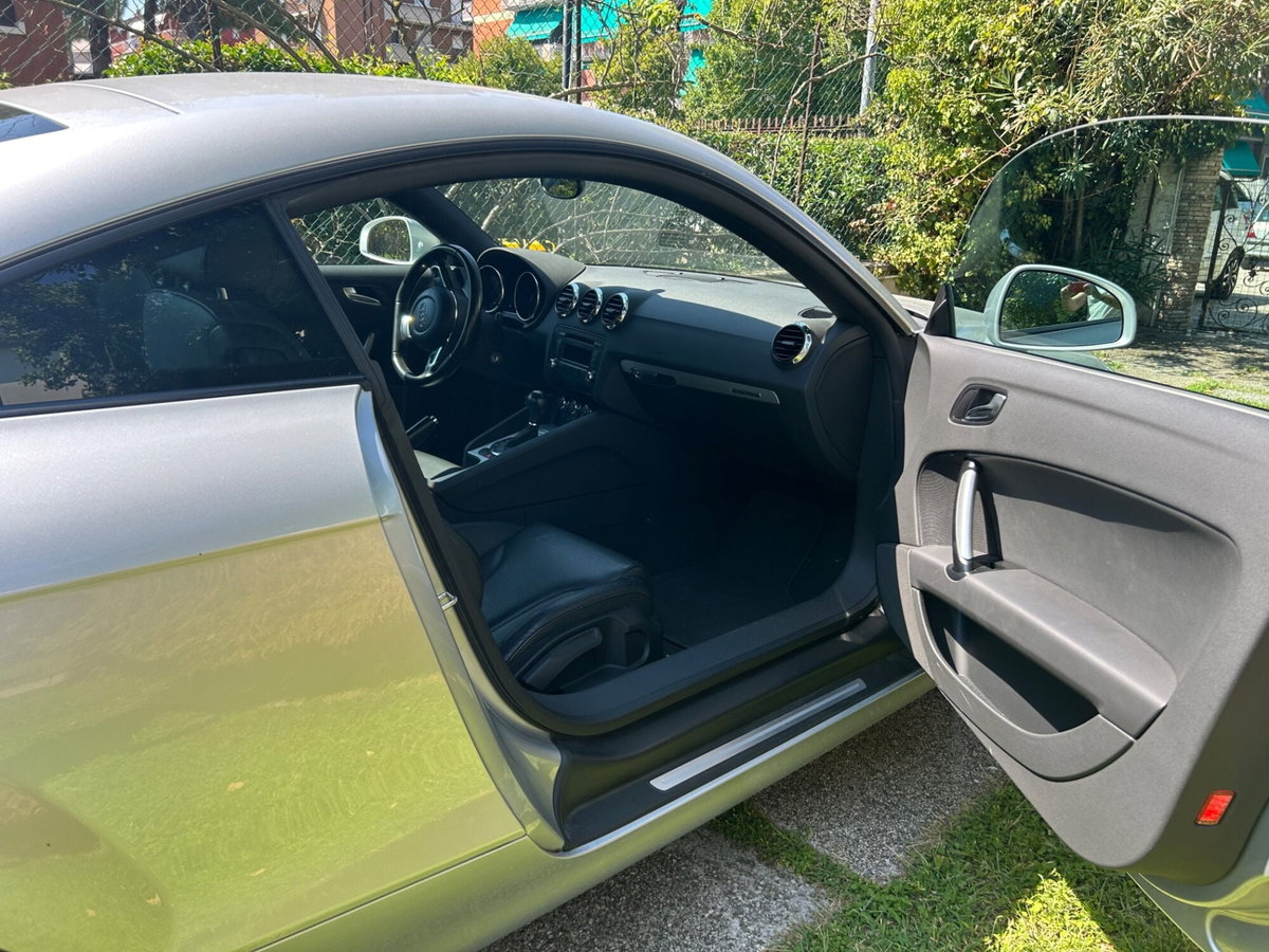 Audi TT Coupé 3.2 V6 quattro (20)