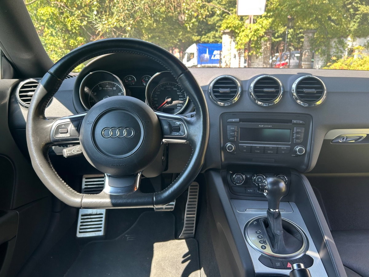 Audi TT Coupé 3.2 V6 quattro (9)