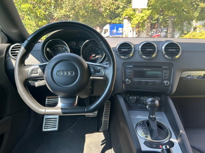 Audi TT Coupé 3.2 V6 quattro (9)