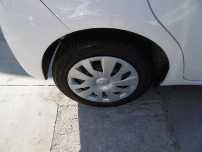Toyota Yaris 1.0 5 porte Active (18)