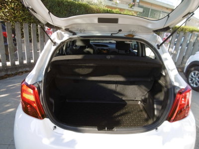 Toyota Yaris 1.0 5 porte Active (19)