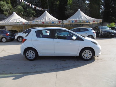 Toyota Yaris 1.0 5 porte Active (4)
