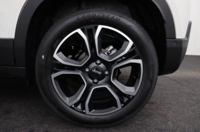 Jeep Avenger 1.2 turbo Summit fwd 100cv (10)
