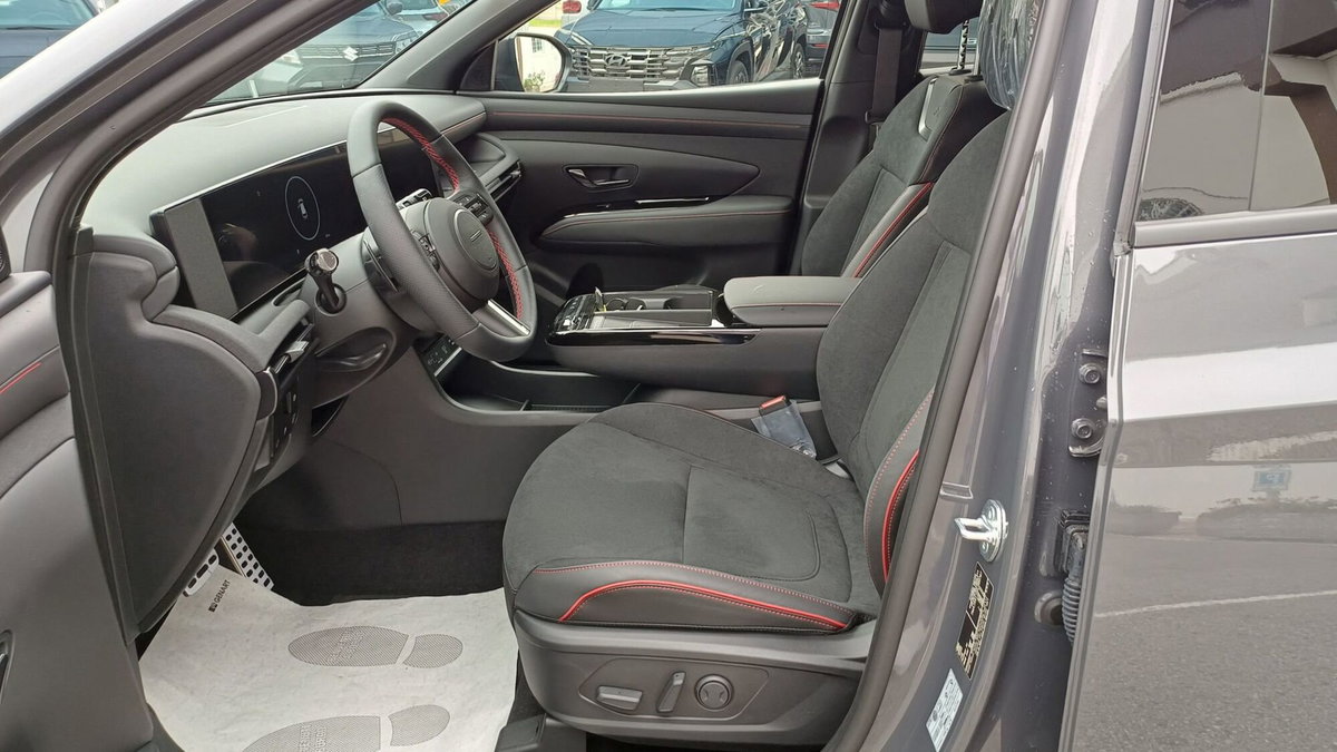 Hyundai Tucson 1.6 hev Xtech 2wd auto (12)